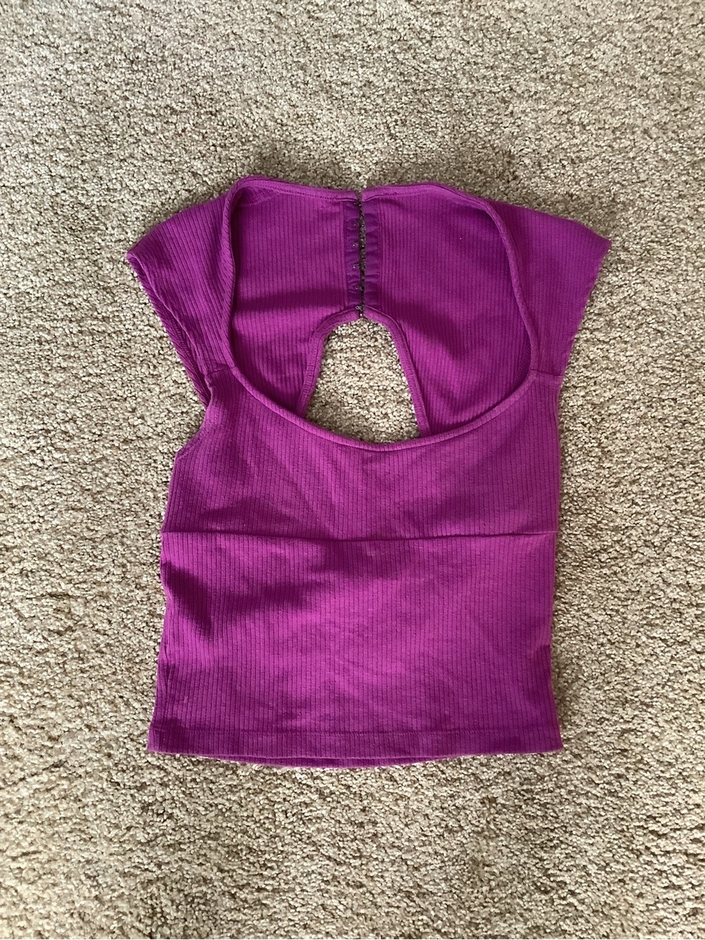 Urban Outfitters Ribbed Keyhole Crop Top - Magenta